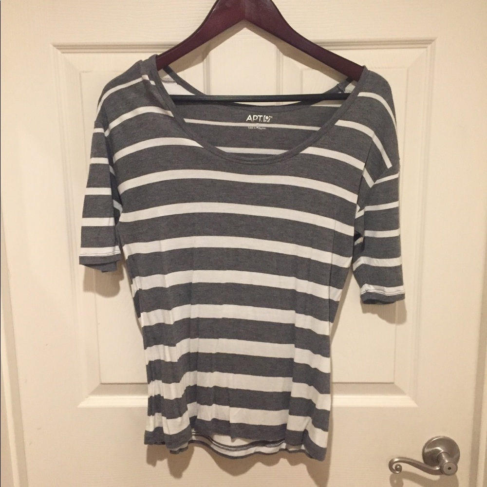 Super soft Apt. 9 pull over top